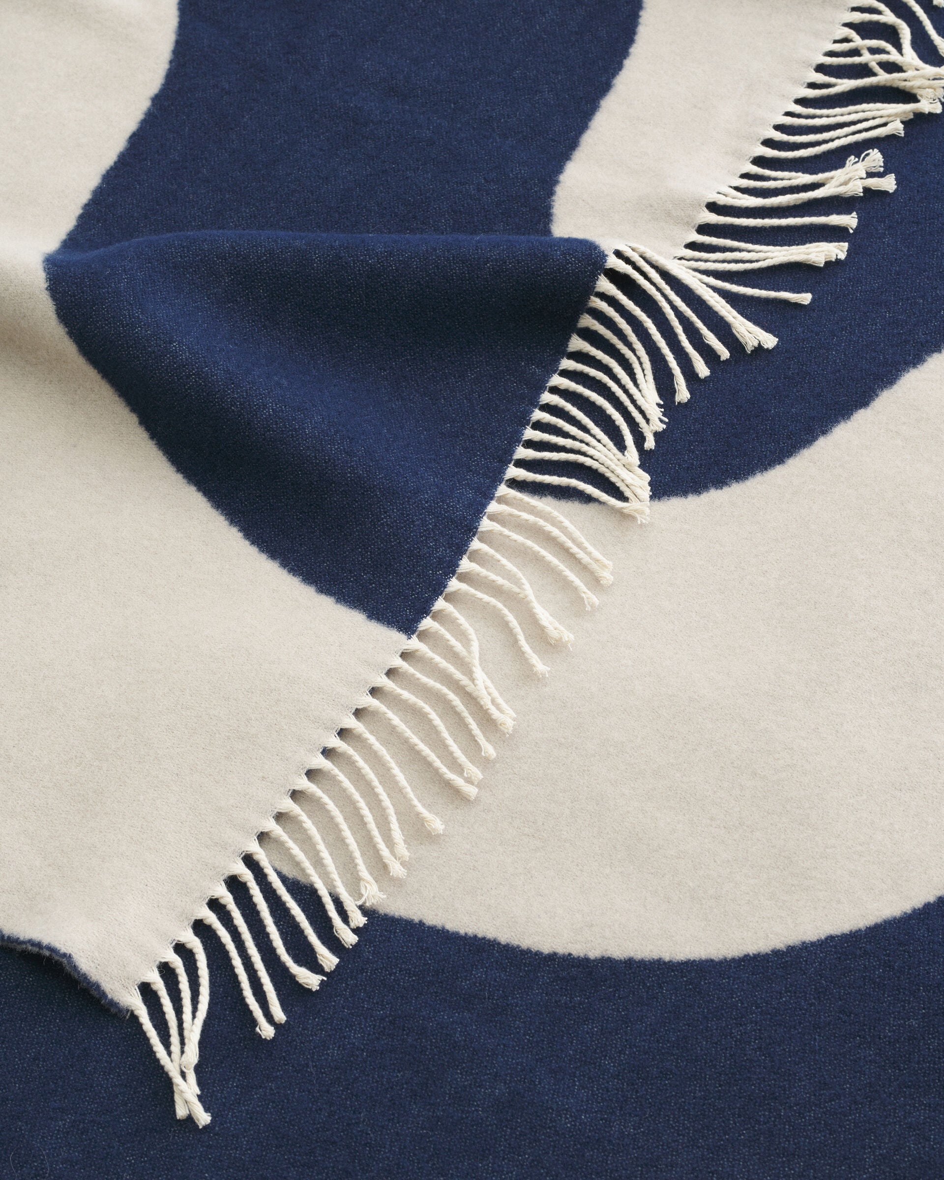 Marimekko Seireeni throw blanket | Marimekko Outlet
