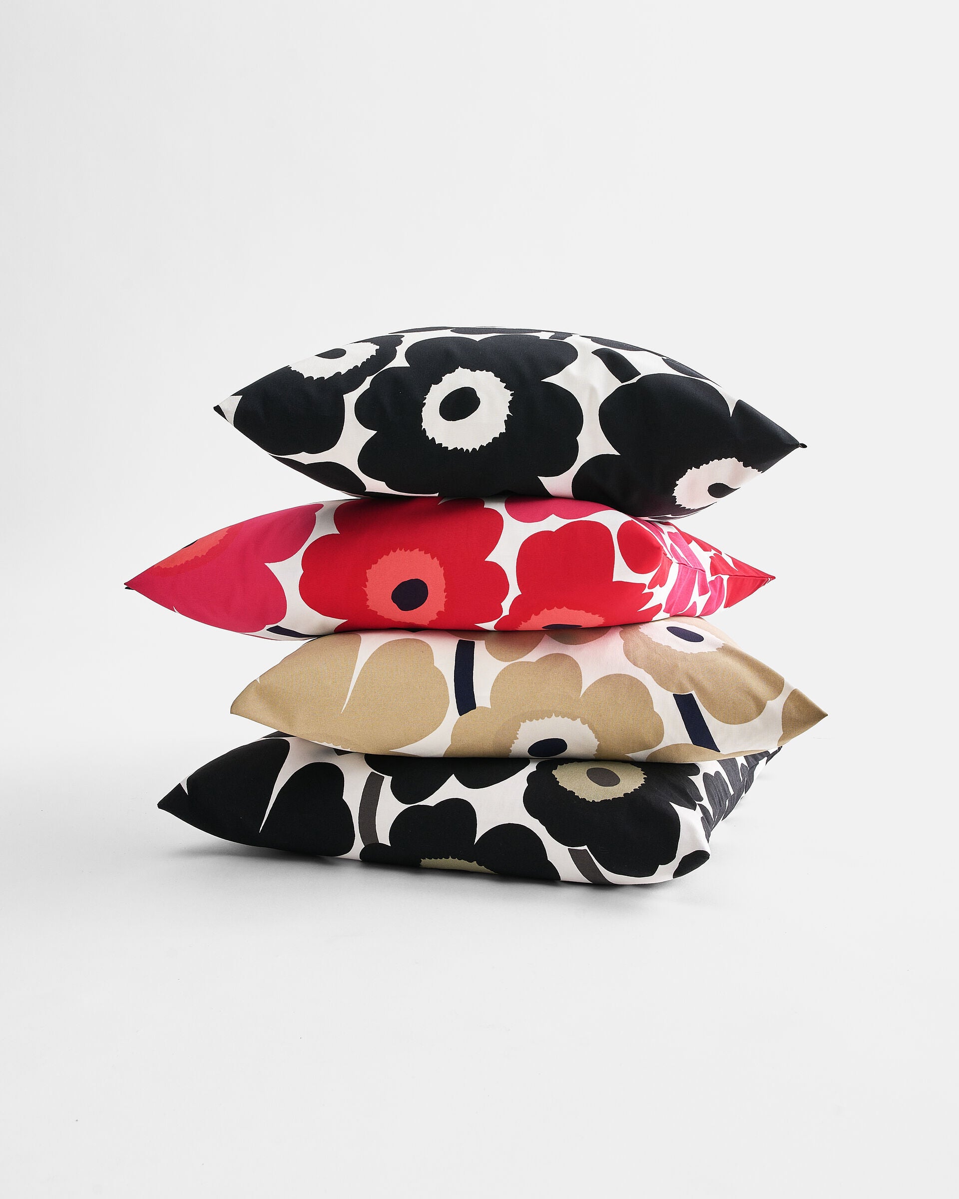 Marimekko Pieni Unikko pillow cover | Marimekko Outlet