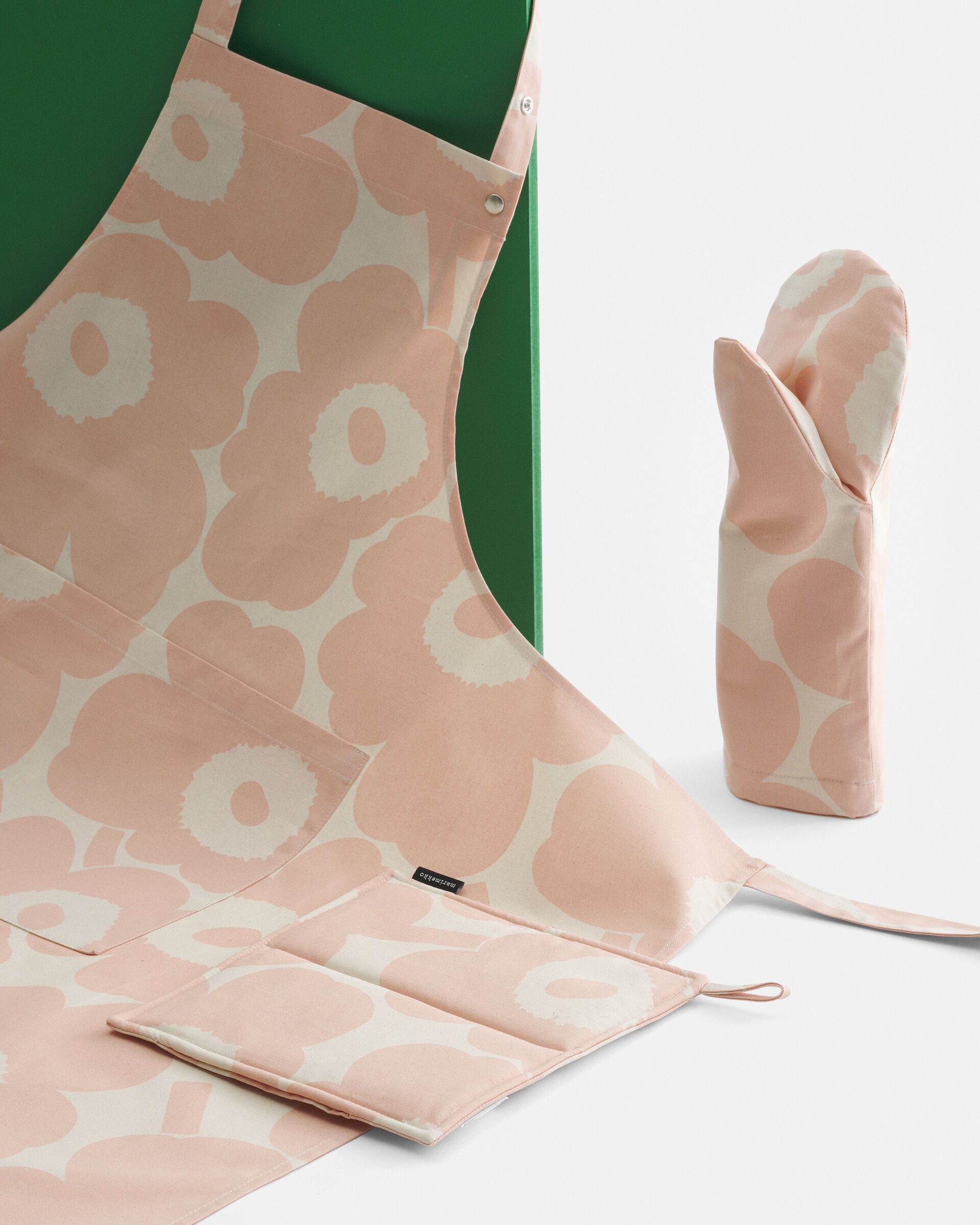 Marimekko Pieni Unikko oven mitt | Marimekko Outlet