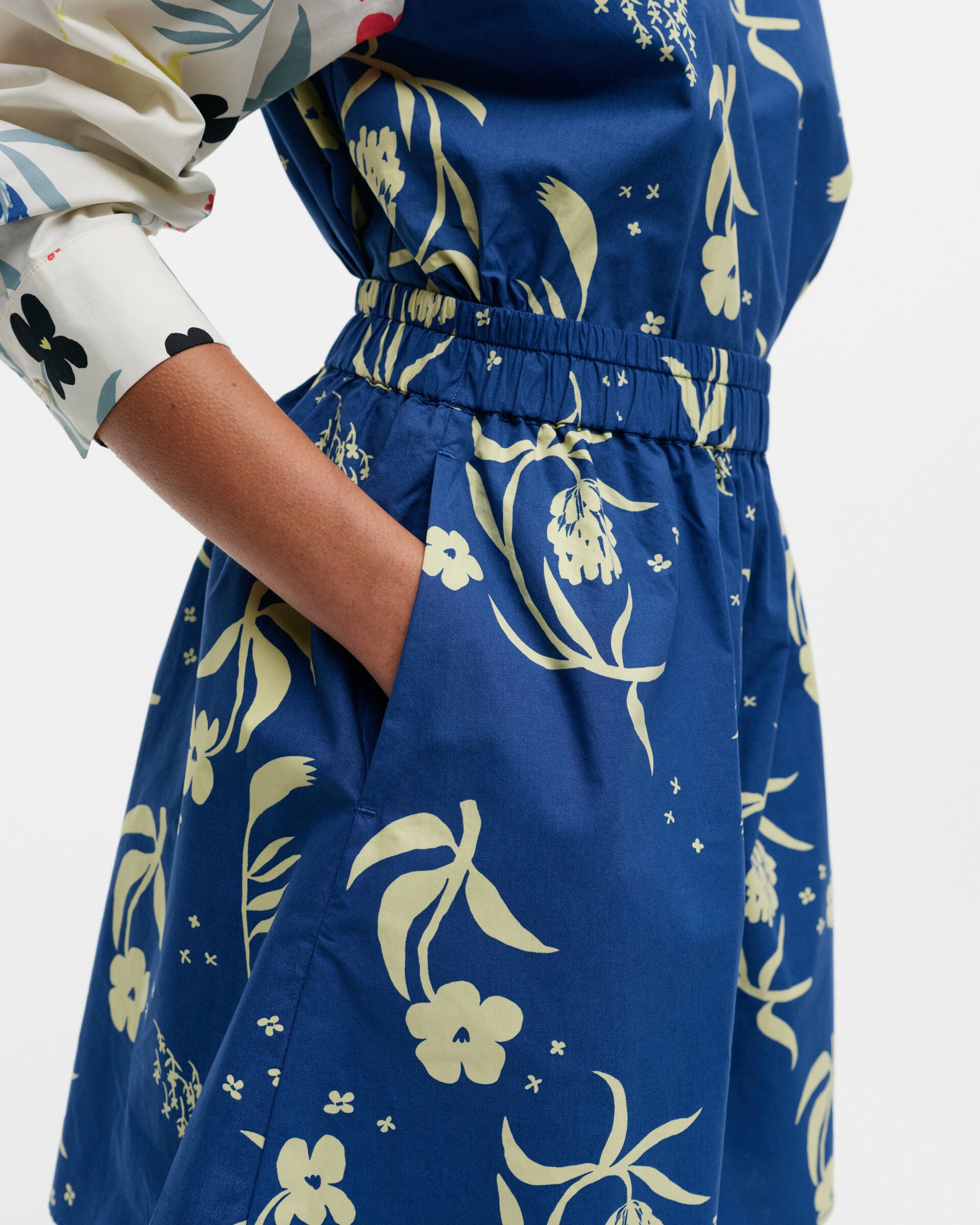 Marimekko Guassi Herbaario cotton poplin shorts | Marimekko Outlet