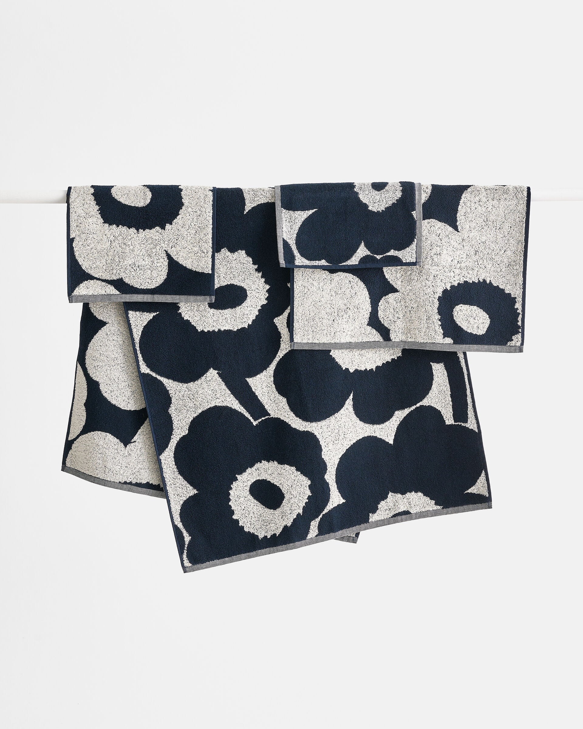 Marimekko Unikko hand towel | Marimekko Outlet