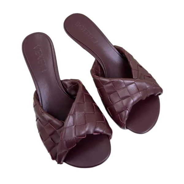 Bottega Veneta Blink Mule In Burgundy Intrecciato Leather Kitten Heel Mule (Heel Height 4.5cm) - Image 4