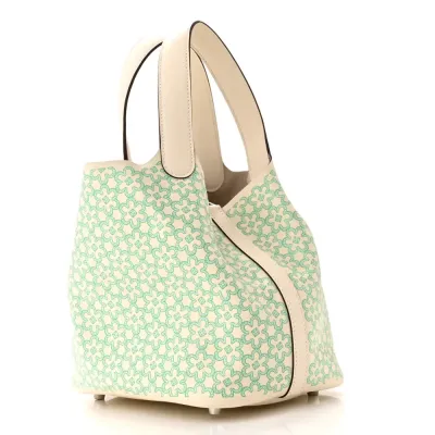 Hermès Lucky Daisy Piacotin Lock 18 PM Nata/Vert Swift Leather Palladium Silver Hardware