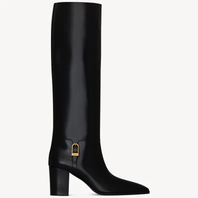 Yves Saint Laurent Sleek leather boots