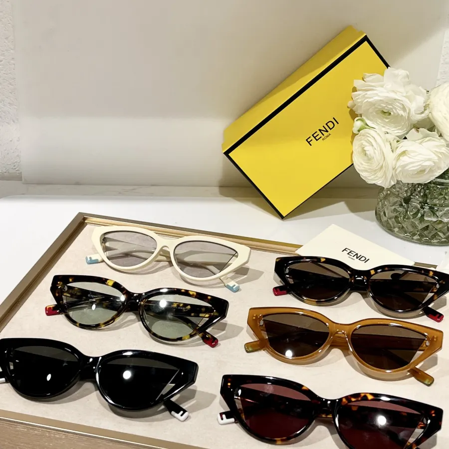 Fendi Cat Eye glasses red leopard/yellow leopard/brown leopard/ivory/black/tawny color Size 56-16-145