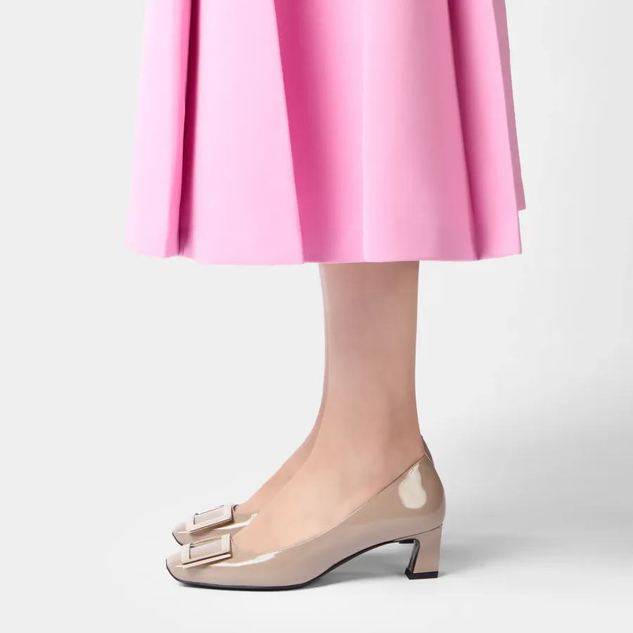 Roger Vivier Trompette Pumps High Heels In Beige Patent Leather With Metal Buckle (Heel Height 4.5cm)