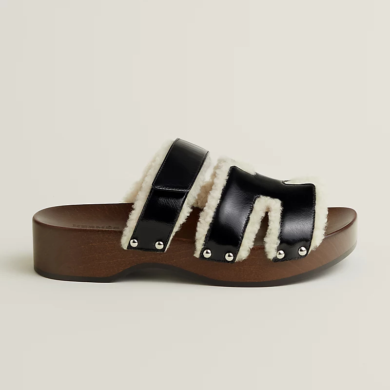 HERMES Sandálias Kos Chinelos de salto alto Sandálias de salto alto Preto