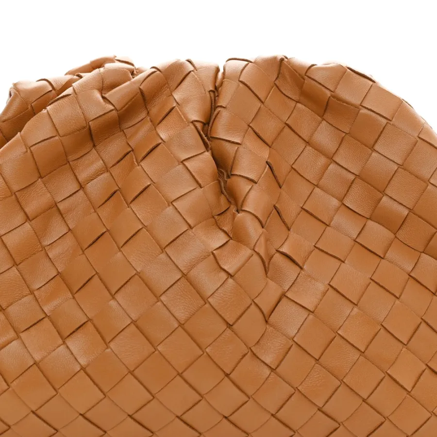 Bottega Veneta Maxi Intrecciato The Pouch Oversized Clutch Caramel Nappa Leather