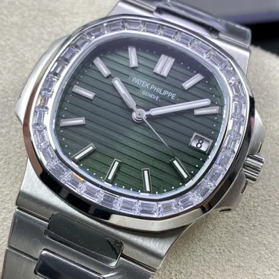 PATEK PHILIPPE-NAUTILUS-ref.5711-1300A-001-40mm