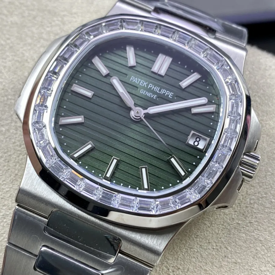 PATEK PHILIPPE-NAUTILUS-ref.5711-1300A-001-40mm