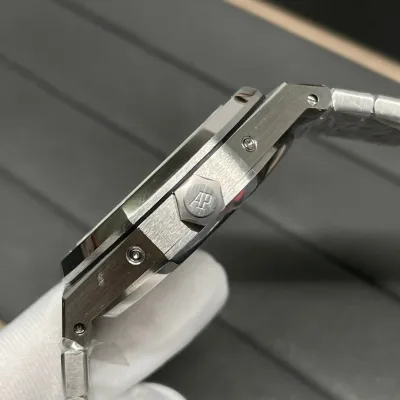 AUDEMARS PIGUET-ROYAL OAK-ref.26606ST.OO.1220ST.01-41mm