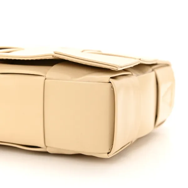 Bottega Veneta Maxi Intrecciato Cassette Crossbody Bag Porridge Paper Calfskin Leather - Image 5