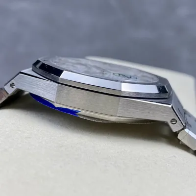 AUDEMARS PIGUET-ROYAL OAK-ref.15500ST.OO.1220ST.04-41mm