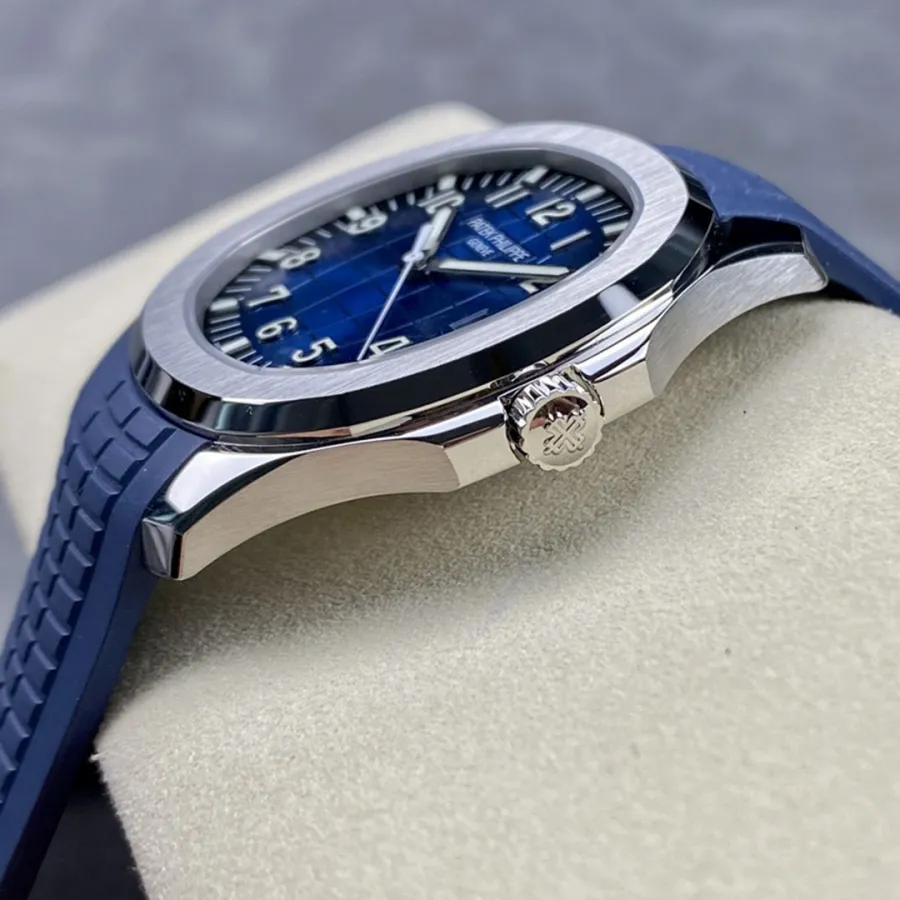 PATEK PHILIPPE-AQUANAUT-ref.5168G-001-42mm
