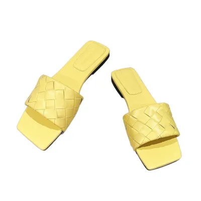 Bottega Veneta Parco Mule In Yellow Intrecciato Leather Flat Mule Sandal