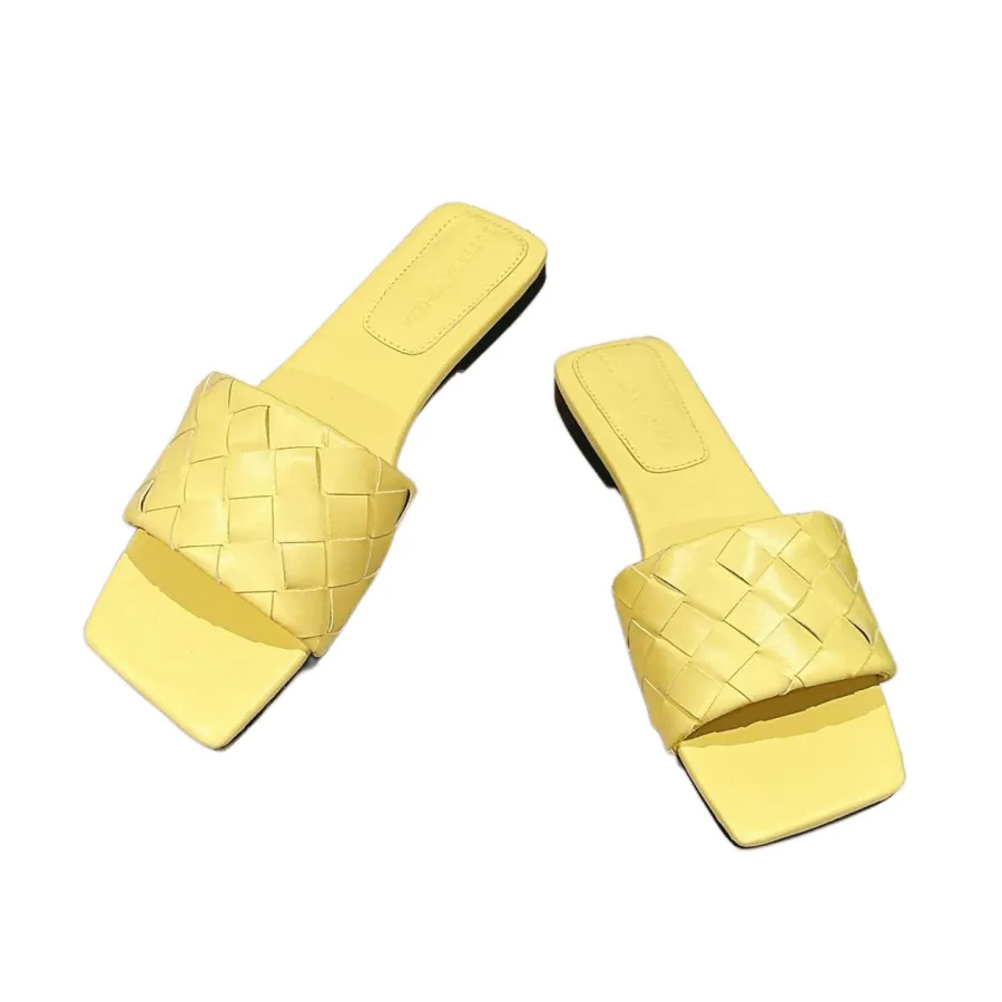 Bottega Veneta Parco Mule In Yellow Intrecciato Leather Flat Mule Sandal