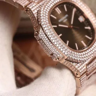 PATEK PHILIPPE-NAUTILUS-ref.5711-1R-001-40mm