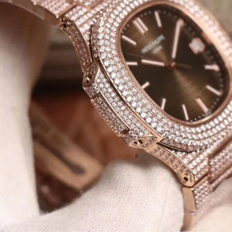 PATEK PHILIPPE-NAUTILUS-ref.5711-1R-001-40mm