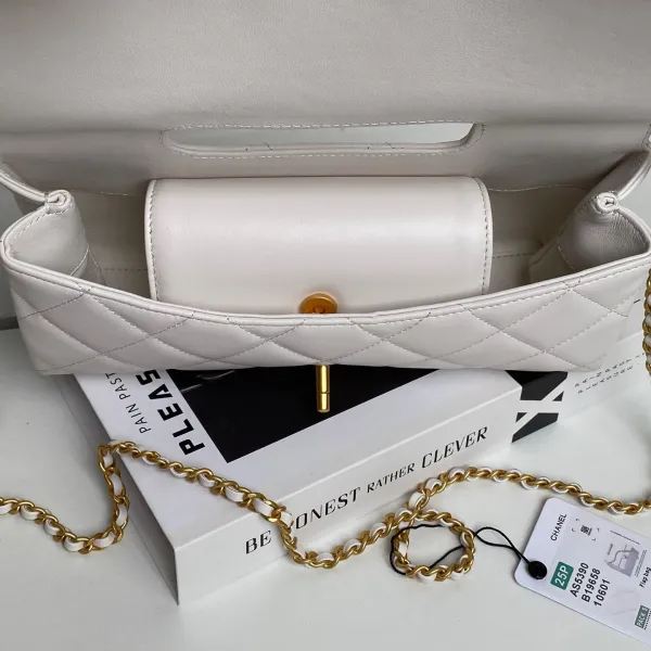 Chanel Pearl Handle handbag White/black crossbody bag - Image 6