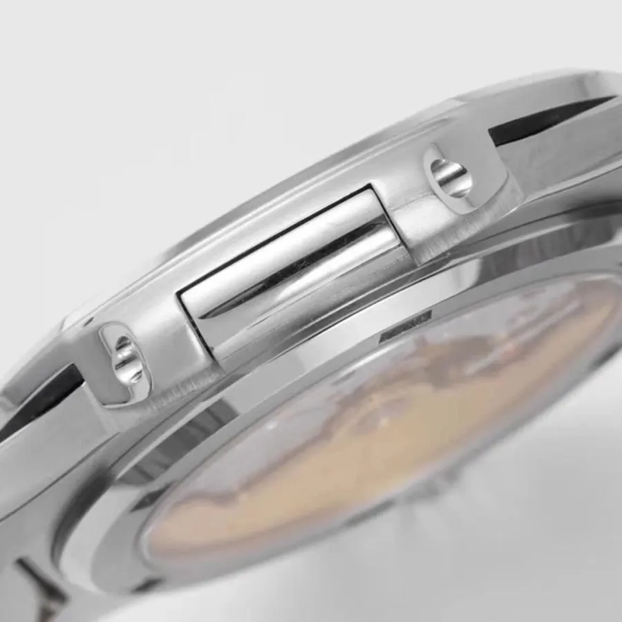 PATEK PHILIPPE-NAUTILUS-ref.5711-1A-011-40mm