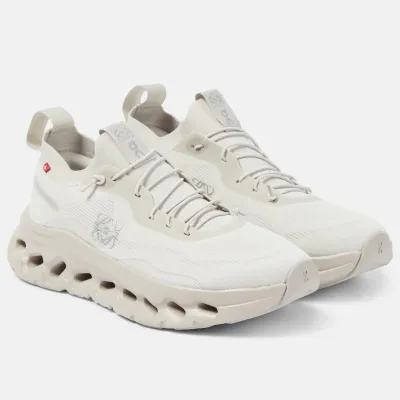 LOEWE White sneakers