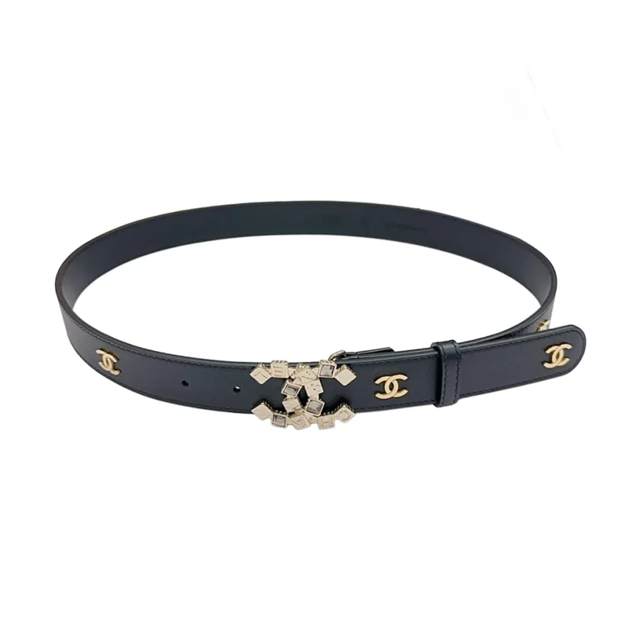 Chanel Women's Decorative CC Buckle Belt In White/Black Calfskin With Gold Hardware 30mm