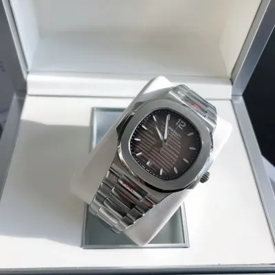 PATEK PHILIPPE-NAUTILUS-ref.7118-1A-011-35.2mm