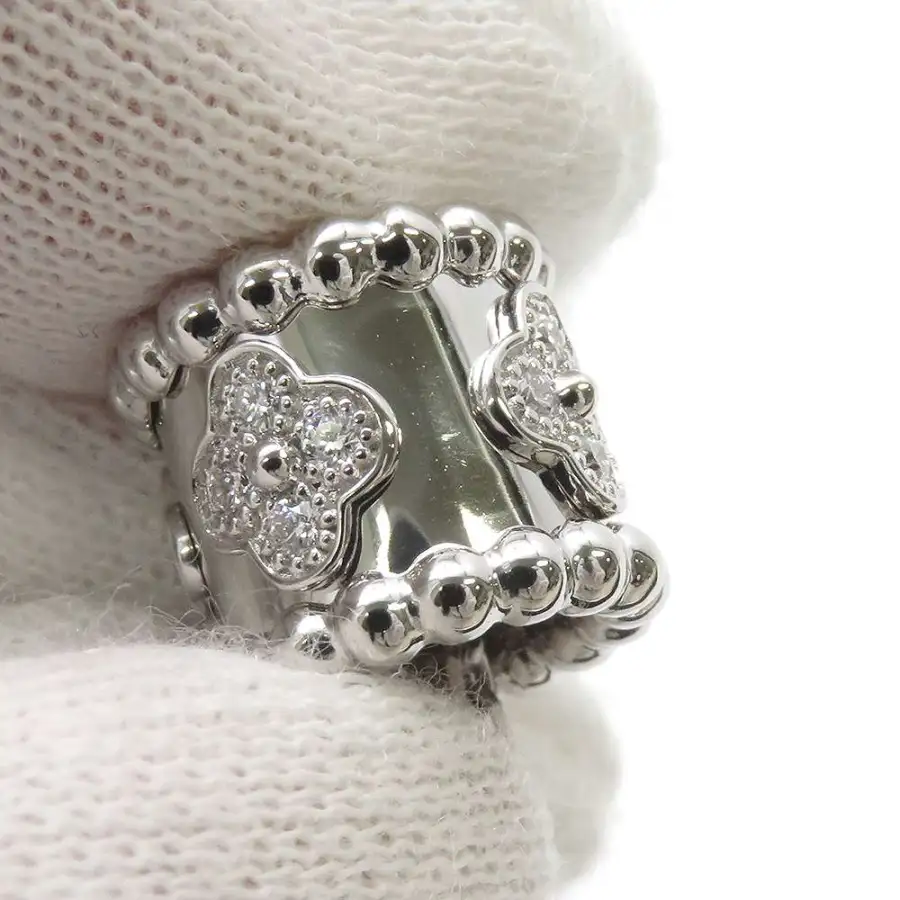 Van Cleef & Arpels Perlée Clover Pendant