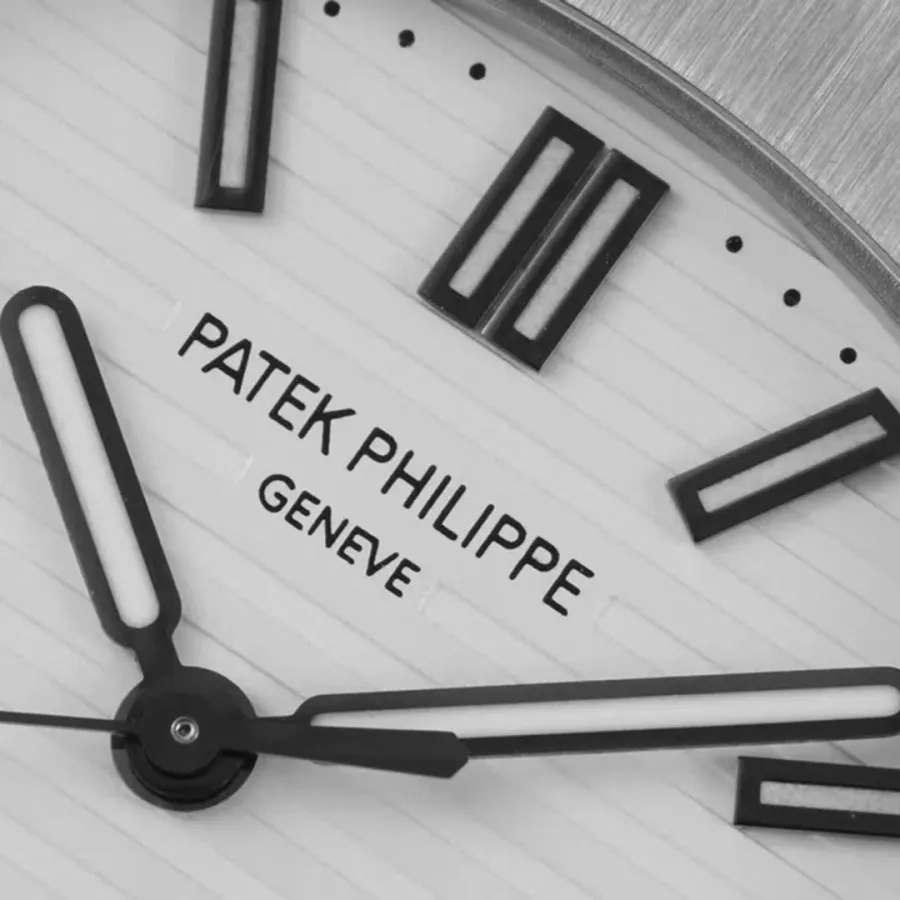 PATEK PHILIPPE-NAUTILUS-ref.5711-1A-011-40mm