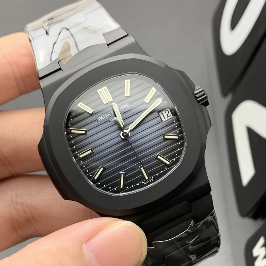 PATEK PHILIPPE-NAUTILUS-ref.5711 -1A-40mm