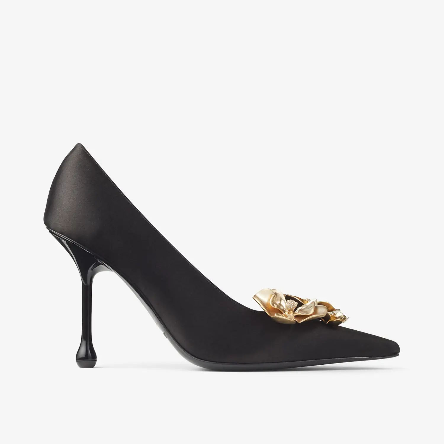 JIMMY CHOO Salto alto de cetim preto com detalhes florais