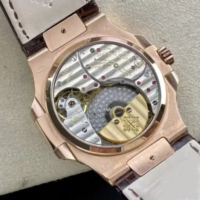 PATEK PHILIPPE-NAUTILUS-ref.5724R-001-40mm