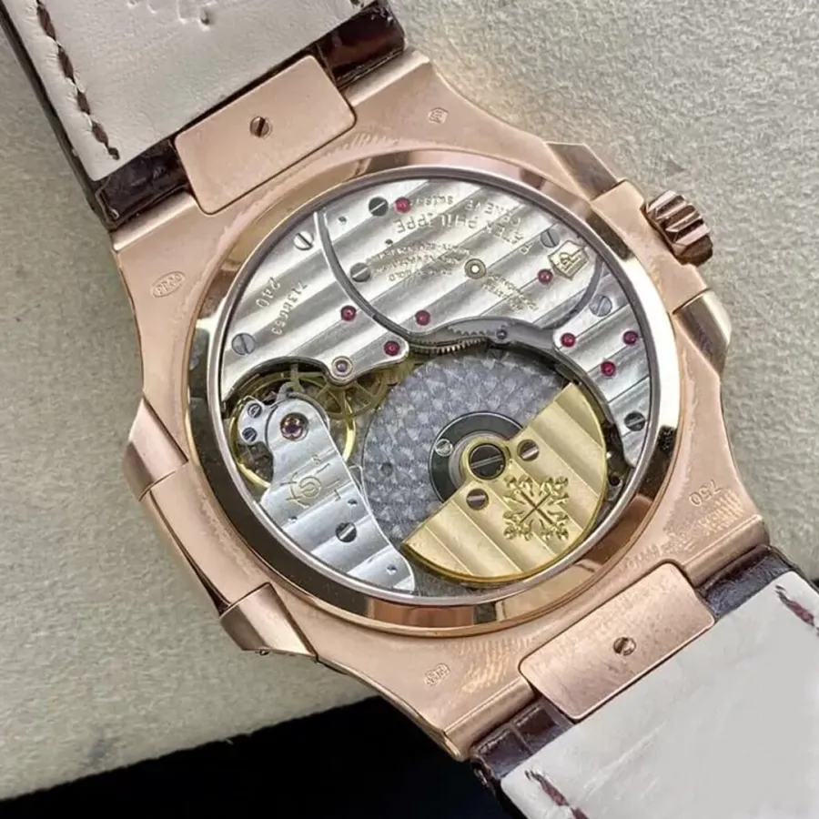 PATEK PHILIPPE-NAUTILUS-ref.5724R-001-40mm