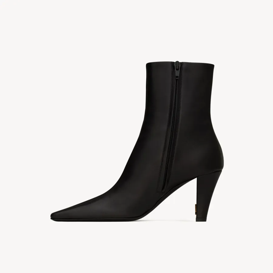 Yves Saint Laurent Sleek leather ankle boots