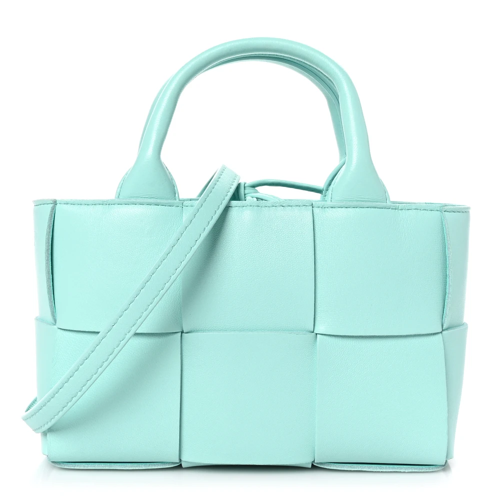 Bottega Veneta Maxi Intreccio Candy Arco Tote Celadon em Couro de Cordeiro