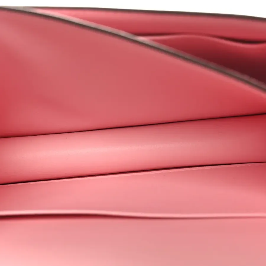 Hermès Constance 18 Rose Sakura Chèvre Mysore Leather Silver Hardware