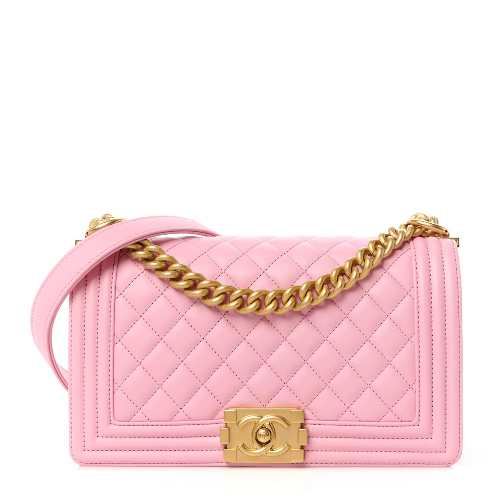 Chanel Boy Flap Médio Rosa Claro Couro Bezerro Acolchoado Hardware Envelhecido Dourado