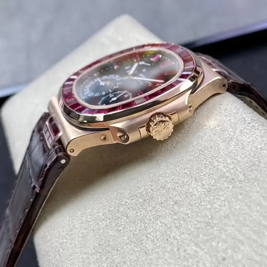 PATEK PHILIPPE-NAUTILUS-ref.5724R-001-40mm