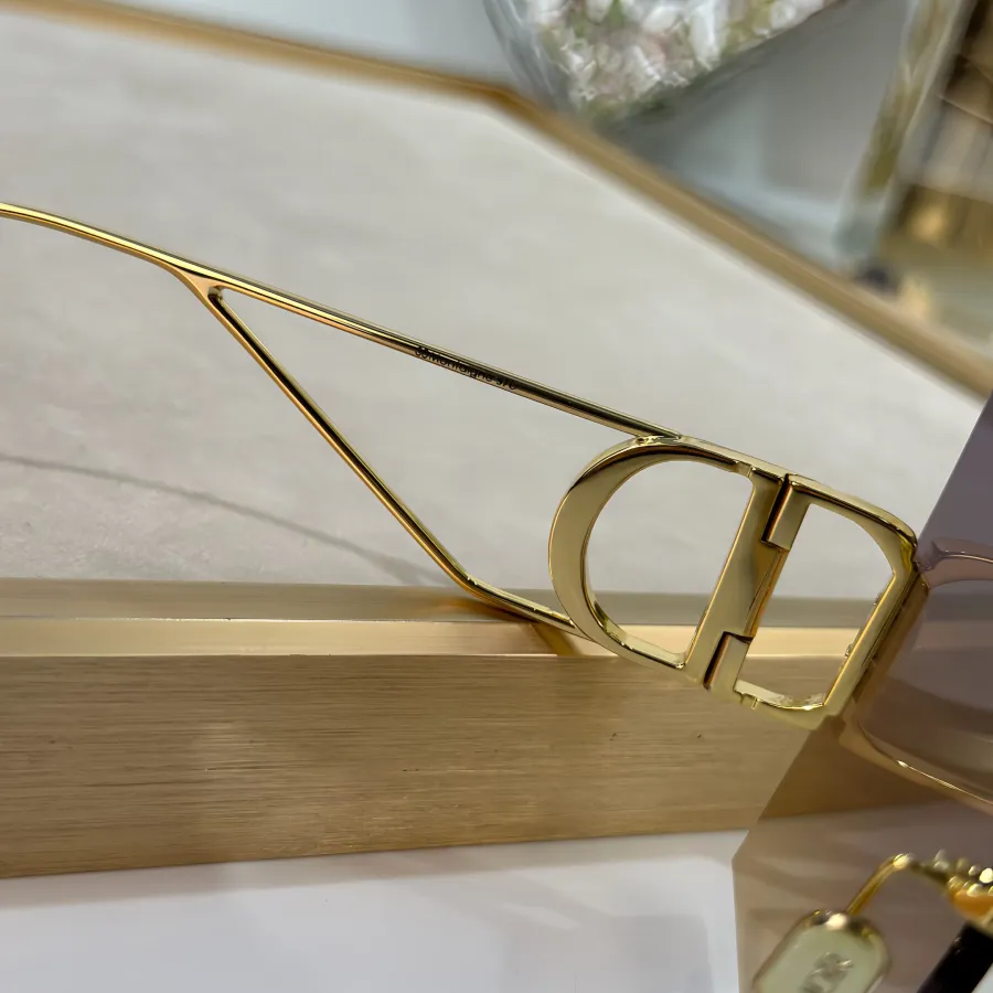DIOR 30 MONTAIGNE square frame glasses gradient color of purple to gold/gold/grey/black gold/blue color Size 64口14-135