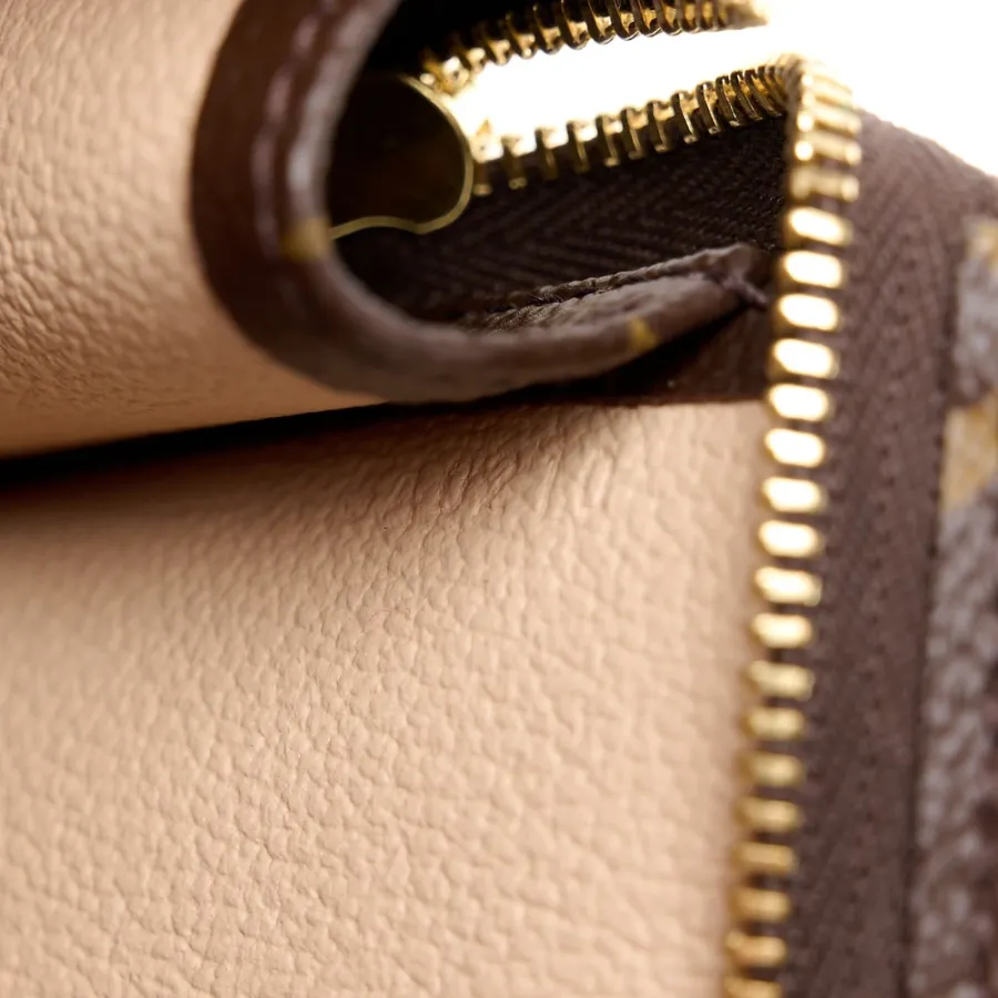 Louis Vuitton Toiletry Pouch 26 Monogram Canvas