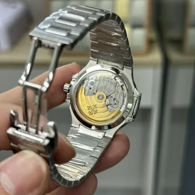 PATEK PHILIPPE-NAUTILUS-ref.7118-1200A-010-35.2mm