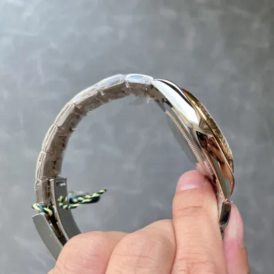 ROLEX-Sky Dweller-REF.M326933-0001-42MM