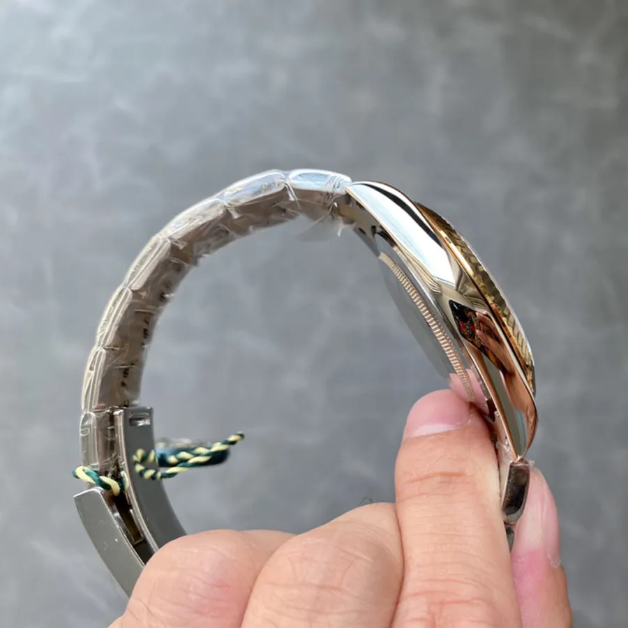 ROLEX-Sky Dweller-REF.M326933-0001-42MM