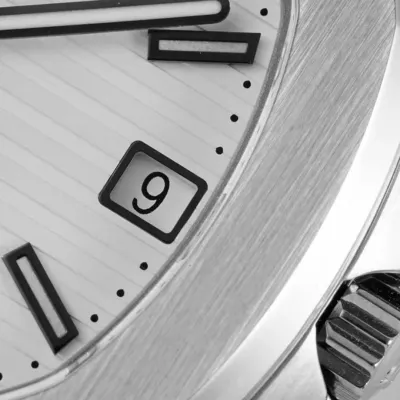 PATEK PHILIPPE-NAUTILUS-ref.5711-1A-011-40mm