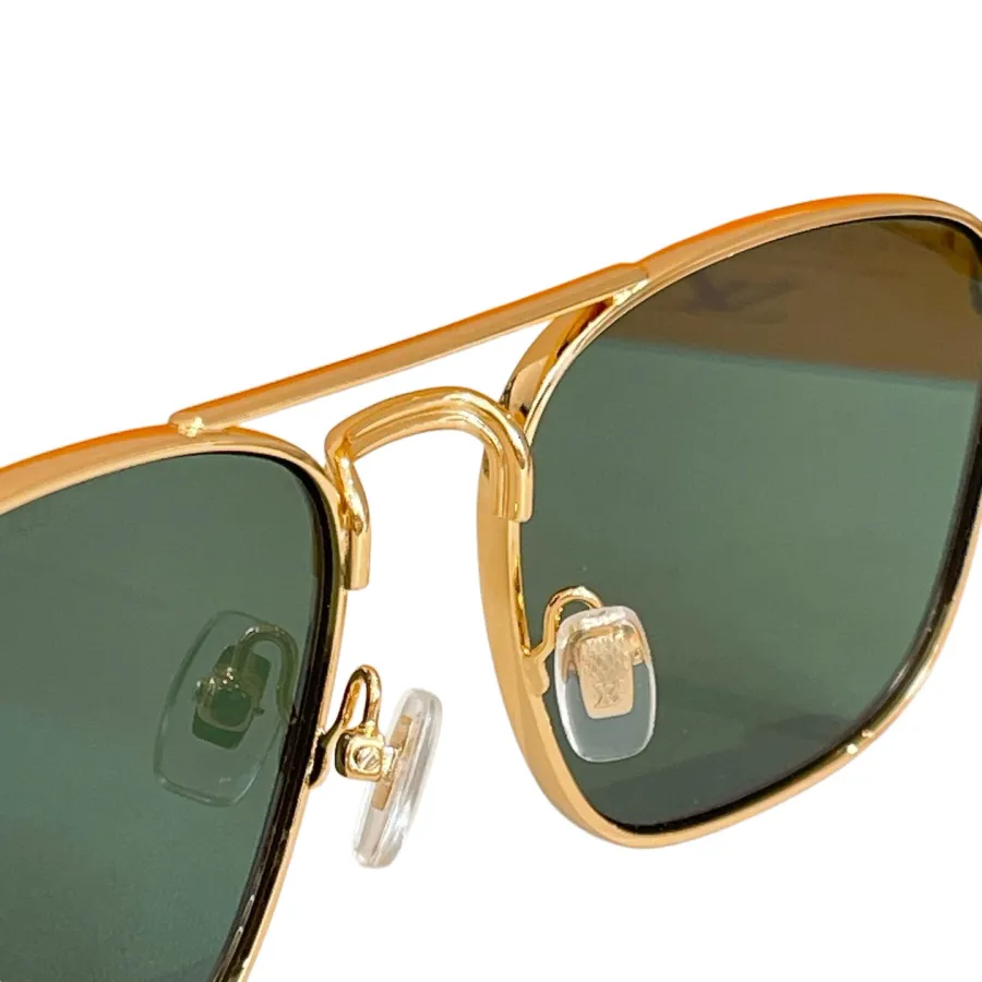 Louis Vuitton Aviator glasses gold/black/purple color Size 51口20-140