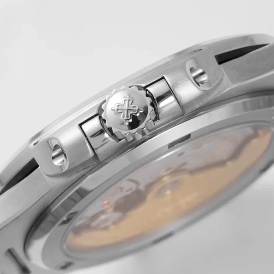 PATEK PHILIPPE-NAUTILUS-ref.5711-1A-011-40mm