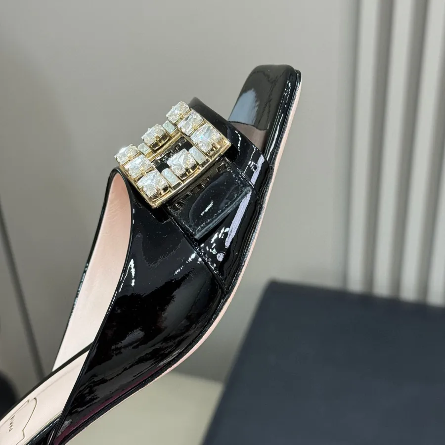 Roger Vivier Très Vivier Mules High Heels In White/Black Patent Leather With Crystal Buckle (Heel Height 3.5cm)