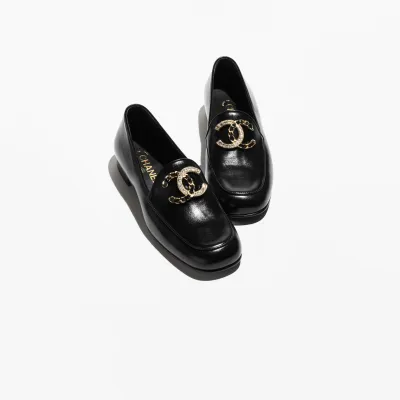 Chanel Black glossy calfskin, rhinestone and metal Loafers