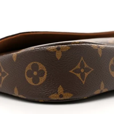 Louis Vuitton Ivy Wallet On Chain PM Monogram Canvas Gold Hardware