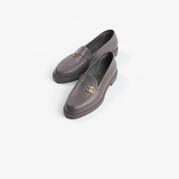 Chanel grey calfskin Loafers - Image 2